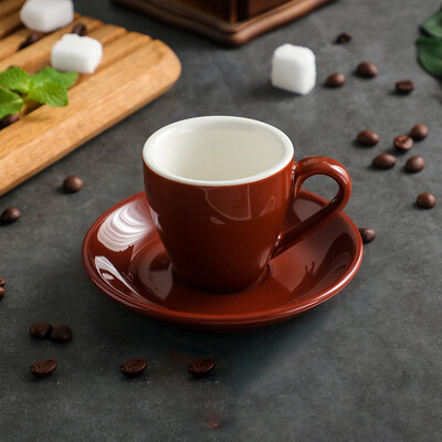 Itališkas espreso puodelio ir lėkščių rinkinys 80 ml europietiškas keraminis espreso kavos mažas išskirtinis mini puodelis popietės arbatos puodelis virtuvės gėrimai