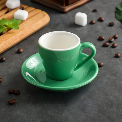 Itališkas espreso puodelio ir lėkščių rinkinys 80 ml europietiškas keraminis espreso kavos mažas išskirtinis mini puodelis popietės arbatos puodelis virtuvės gėrimai