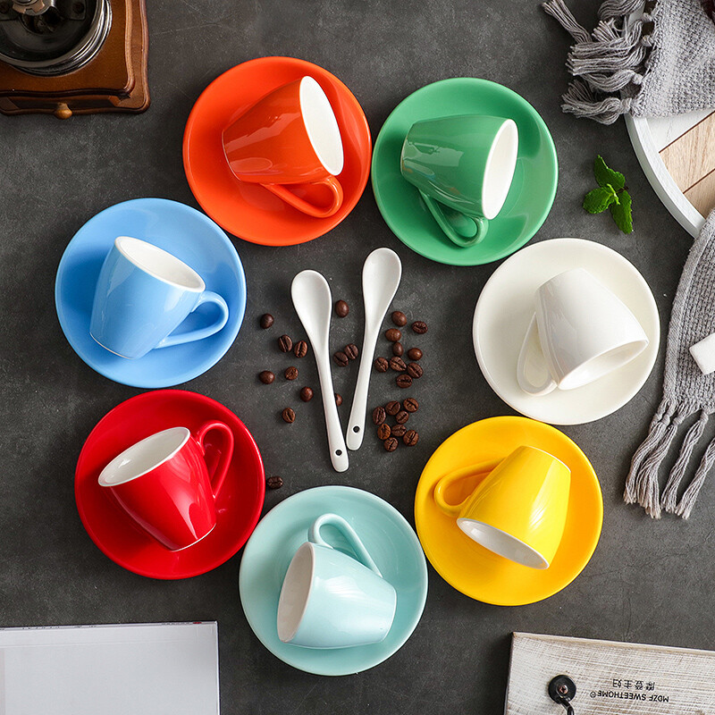 Itališkas espreso puodelio ir lėkščių rinkinys 80 ml europietiškas keraminis espreso kavos mažas išskirtinis mini puodelis popietės arbatos puodelis virtuvės gėrimai