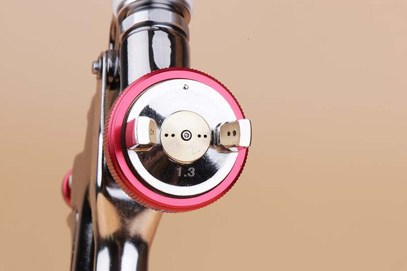 LVLP pištolj za prskanje R500 pištolj za lakiranje automobila. 1,3 mm, 1,5 mm, 1,7 mm, 2,0 mm Mlaznica i pištolj prodaju se zasebno ili zajedno. R500 zračni pištolj za prskanje.