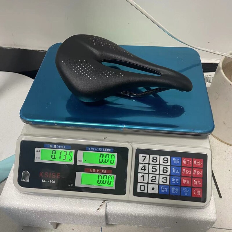 Anglies balnelis MTB / plento dviračio balnelis Super lengvas odinis anglies pagalvėlės 7x9mm lenktyninė dviračio sėdynė 240*155mm