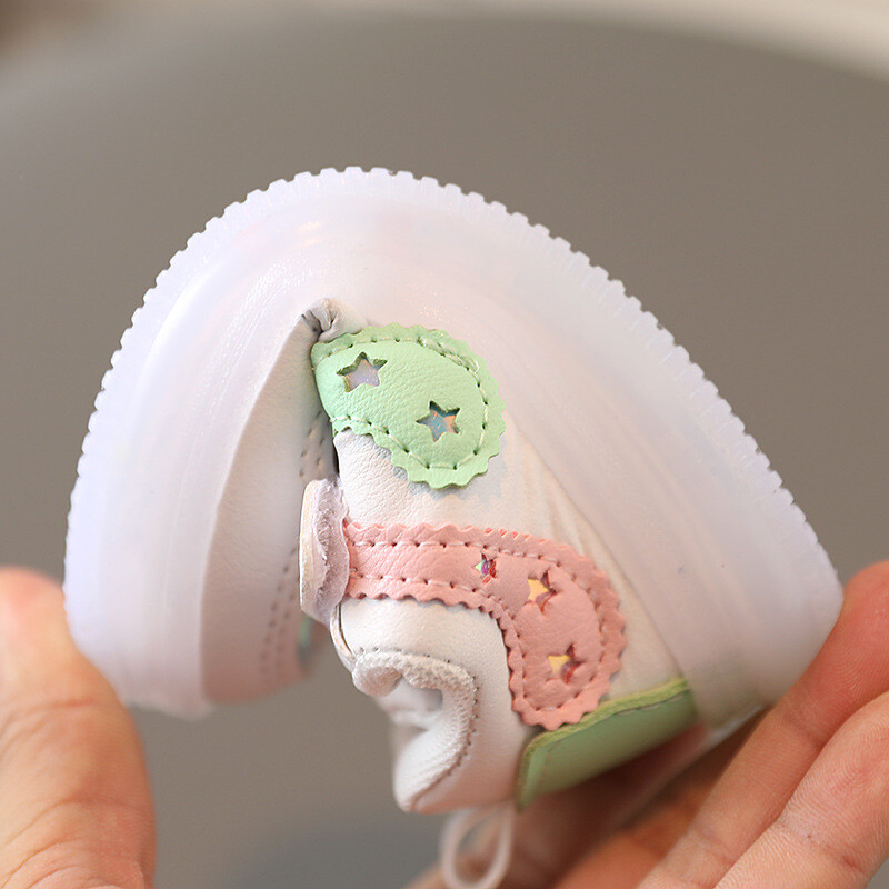 Beebikingad naistele 0-1-3-6 aastat 2 poissi valged kingad helendavad tossud vabaajajalatsid libisemiskindlad pehme tallaga väikelaste kingad moodsad