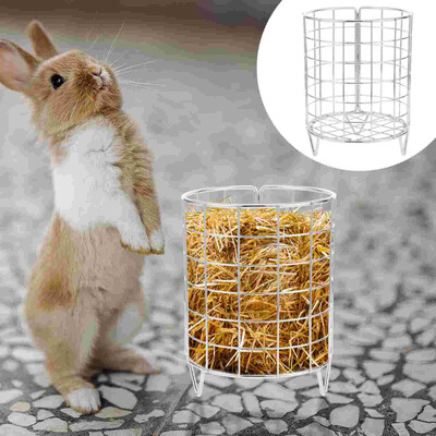 Metāla trušu siena padevējs Brīvi stāvošs zaķis Siena padeves statīvs maziem dzīvniekiem barošanas turētājs Trušu būris zāles dozators zaķis