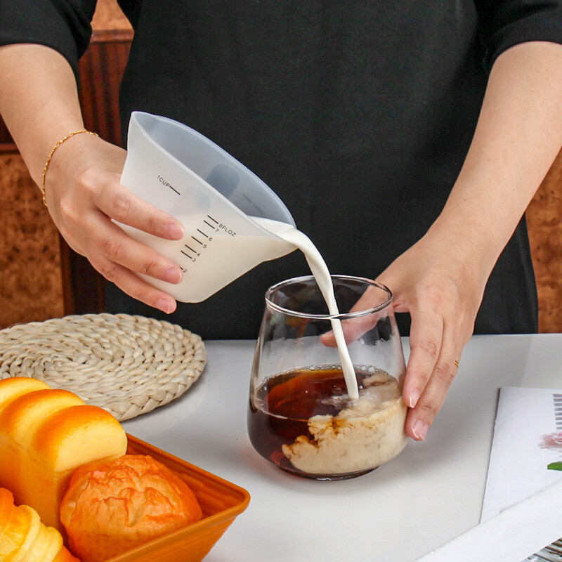 Silikoninis matavimo puodelis kepimo įrankiai „pasidaryk pats“ rankų darbo aukštai temperatūrai atsparus kelių specifikacijų 500 ml matavimo puodelis su svarstyklėmis
