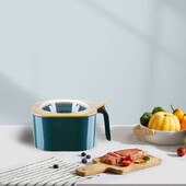 Prieskonių dėžutė su šaukštu Prieskonių indelis 4 viename Kelių skyrių Druskos Pipirų Prieskonių Stiklainiai Puodai Virtuvės Priedai Prieskonių Indelis