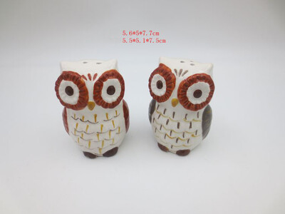 Set de sare și piper din ceramică (sperietoare, turtă dulce, craniu, pălărie de vrăjitoare, bufniță, pisică neagră, cocoș, bucătar, ciupercă)