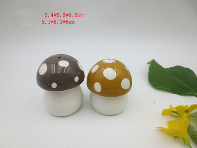 Set de sare și piper din ceramică (sperietoare, turtă dulce, craniu, pălărie de vrăjitoare, bufniță, pisică neagră, cocoș, bucătar, ciupercă)