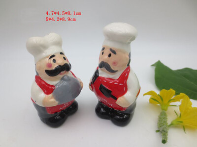 Set de sare și piper din ceramică (sperietoare, turtă dulce, craniu, pălărie de vrăjitoare, bufniță, pisică neagră, cocoș, bucătar, ciupercă)