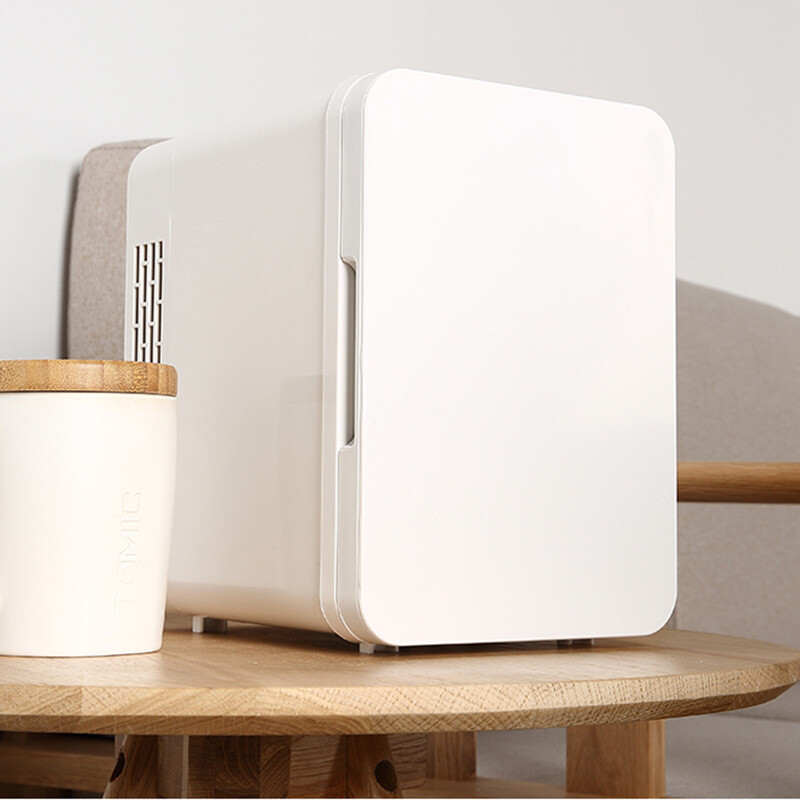 4L домашен фризер Преносим малък мини козметичен грим за красота Черно преносимо превозно средство за отопление и охлаждане Проста врата