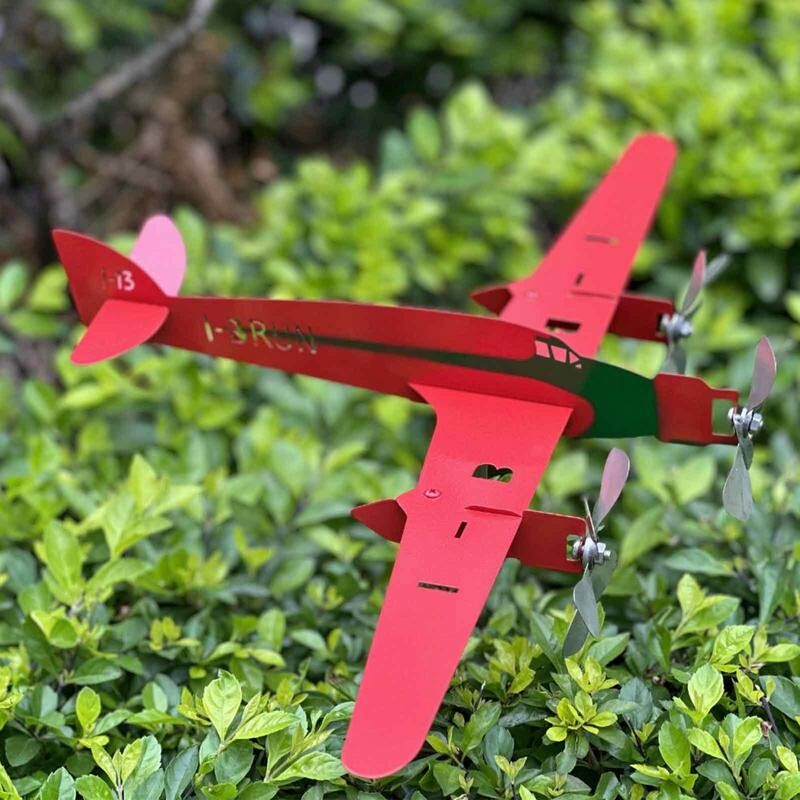 Ветровъртящ се самолет Метален самолет Флюгер Вятърна мелница Външен покрив Индикатор за посоката на вятъра Орнаменти Градински декор Въртящи се колела