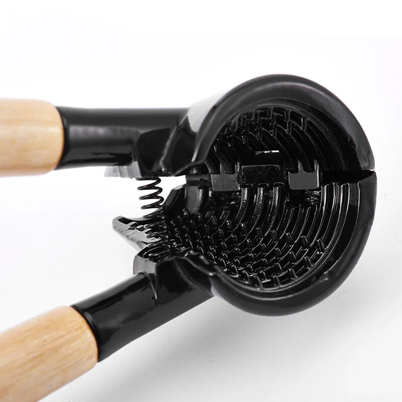 Лешникотрошачка против ръжда Спестява време Трудоспестяваща щипка за кестен Неплъзгаща се дръжка Пружинен дизайн Лешникотрошачка Отварачка за ядки за дома