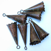 Ρουστίκ Iron Tin Μεταλλικό Vintage jingle Bells σκουριασμένα ατού Κουδούνια για γιρλάντα Χειροτεχνία Στεφάνι Στολίδια εξοχικού σπιτιού Χριστουγεννιάτικη διακόσμηση