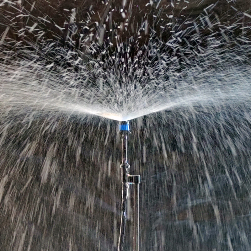 20 tk reguleeritavad laialivalguvad vihmutid, mis pihustavad 360 kraadi kastmistilguti koduaia põllumajanduse niisutusriist