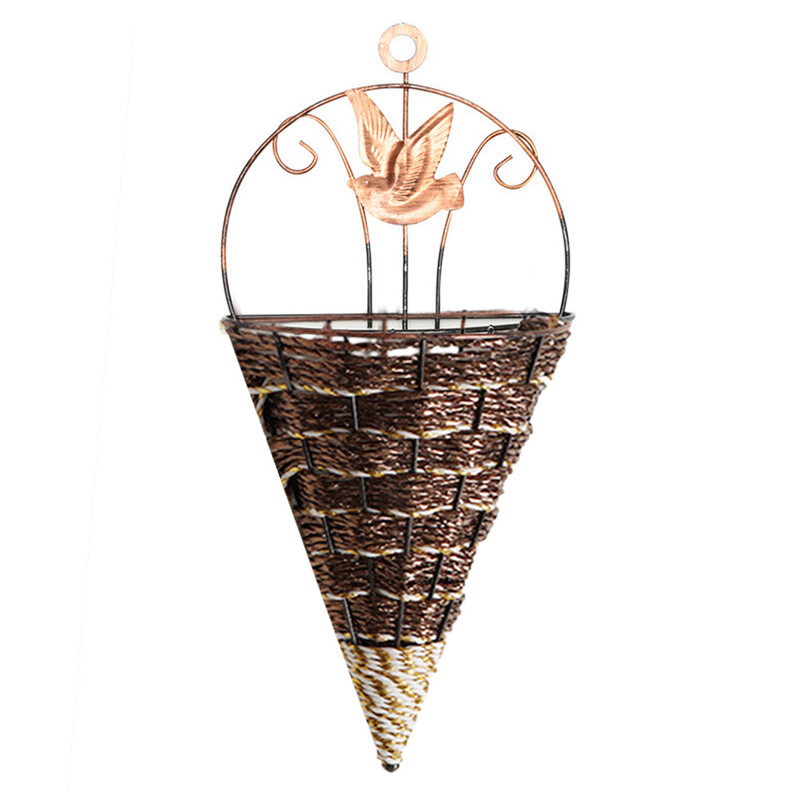 Punutud koonusekujuline lillepott Naturaalsest rotangist roheline taim metallist hoidik Aia seinale riputatav vaas Väliskaunistus