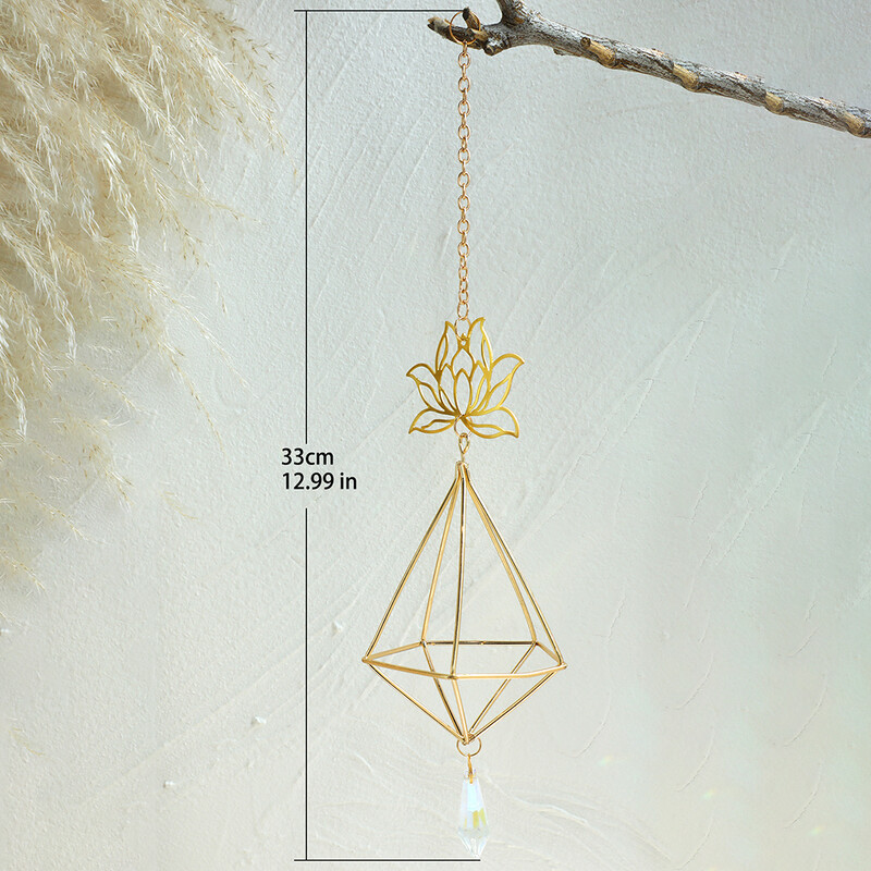 Oro augalų laikiklis pakabinamas sodintuvas Tillandsia Oro paparčio augalų kabyklos krištolinis saulės gaudytojas metalinis trikampis stovo balkono dekoras