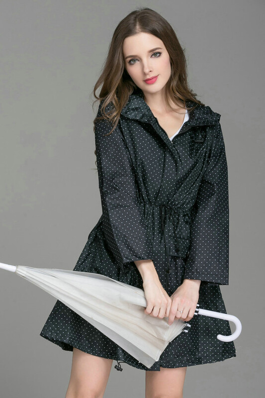 Uus moodne naiste vihmamantel mütsiga Kokkupandavad kätised Naiste kleidi stiil Kerge vihmamantel Veekindel meeste vihmariided tuulekindel jope