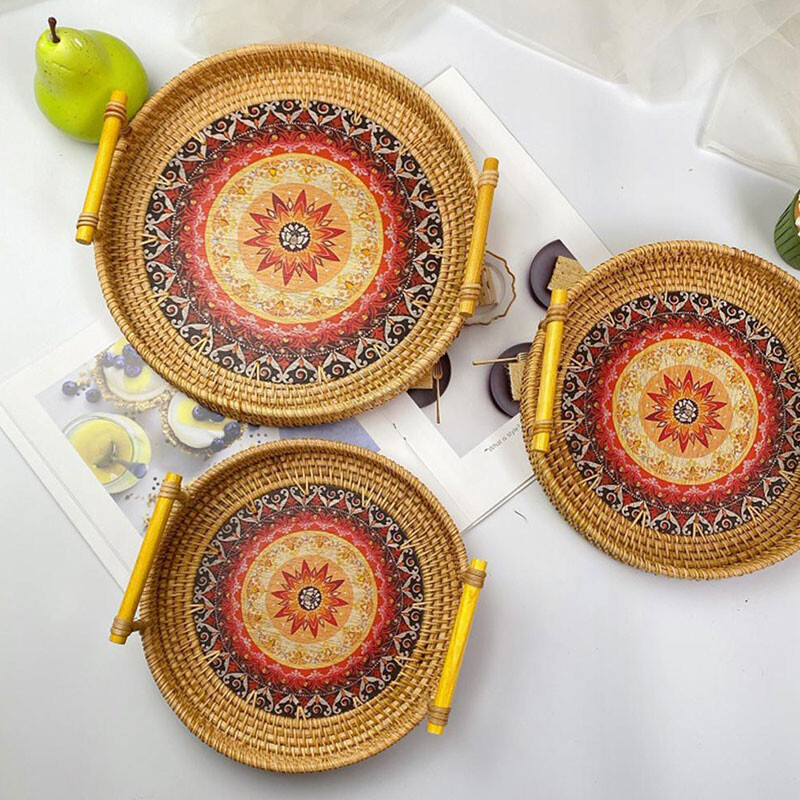 Δημιουργικός στρογγυλός υφασμένος δίσκος αποθήκευσης Rattan Καλάθι ρατάν με λαβή καραμέλα Επιδόρπιο με φρούτα Πιάτο σνακ Διακοσμητικά για το σπίτι Organizer