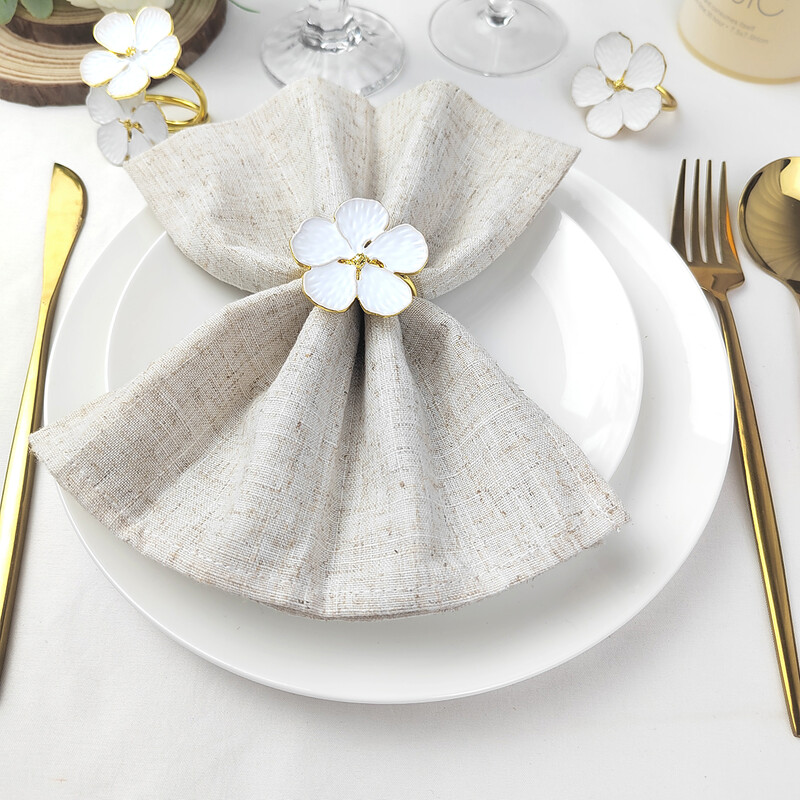 4 TK valge ploomiõie salvrätirõngad, metallist lilletüübid, aksessuaarid hotellipidudeks, pulmadeks, söögilaua kaunistamiseks