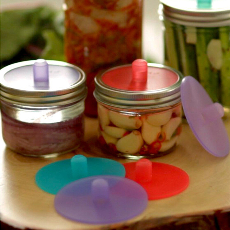 2tk silikoonist veevaba kääritatav õhuluku kaaned, mis katavad roostevabast terasest riba laia suuga Mason Jar suletud kaanega köögitarvikute jaoks