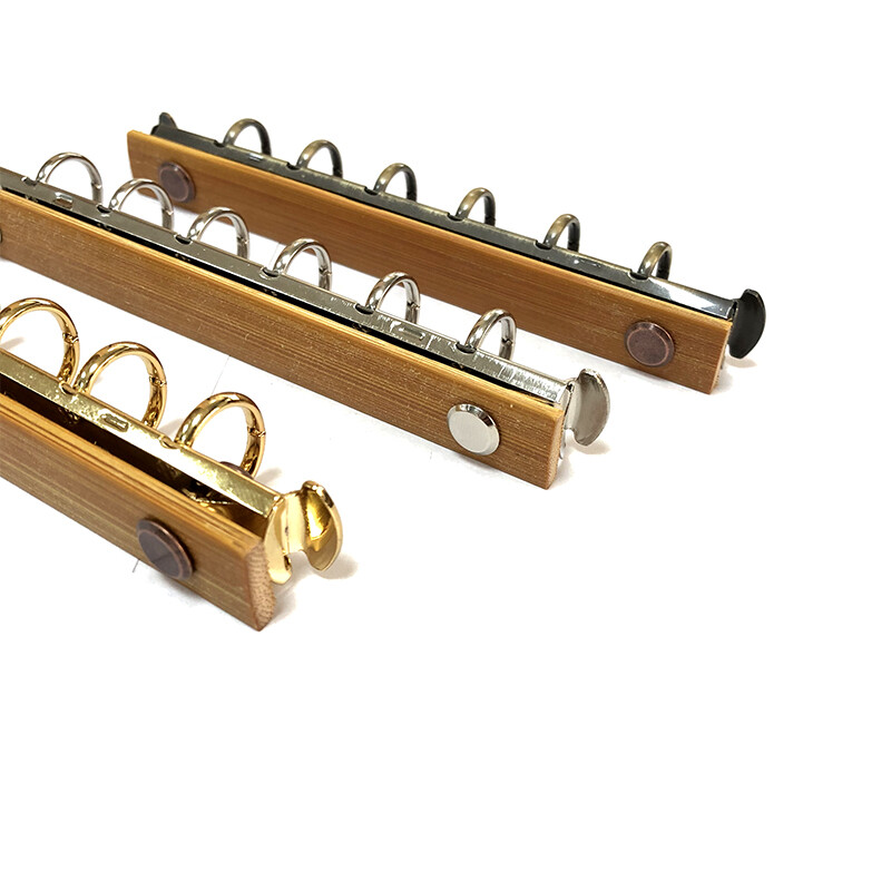 A7 eemaldatava pandlaga lahtiste lehtedega köitmisriba bambusest tagapaneeliga 6 auguga metallist rõngasköiteklambrid käsiraamatu albumi märkmiku jaoks