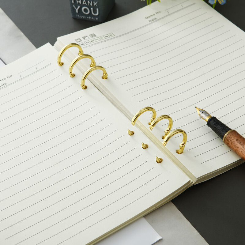 A5 A6 Kuldne rõngasköitmisklambrid Eemaldatav pannal lahtiste lehtedega köitmisriba Värvilised metallist köitmisklambrid Kontoritarbed
