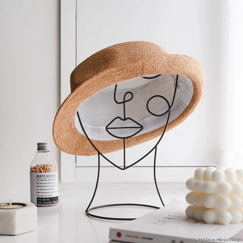 Põhjamaade kaasaegne kodukaunistus Figuuri nägu Abstraktsed skulptuurid Metallikunst Mustad jooned Käsitsi valmistatud kaunistused Elutoa Lauakaunistus