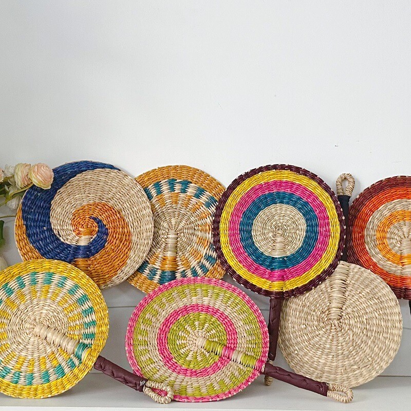 Kootud õleventilaator suvine jahutav muru Käsitsi kootud lehvik Käsitsi valmistatud ventilaator Põhjamaade rippuvad kaunistused magamistoa pulmapeo jaoks Kodukaunistused