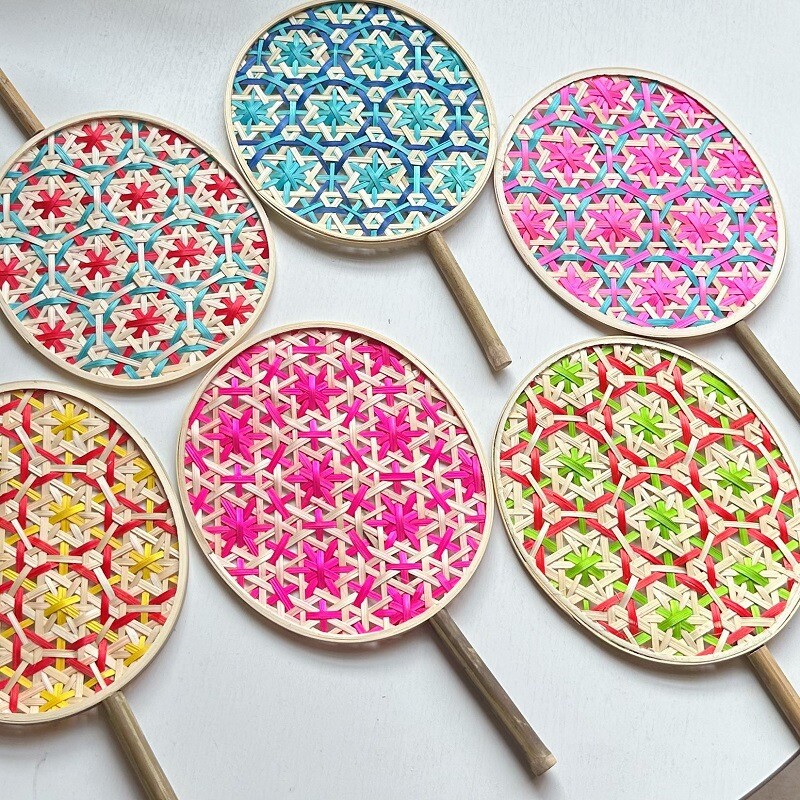 1 tk käsitsi valmistatud palee bambusest punutud lehvik Iidne värviline bambusest punutud lehvik Suvine lehvik kodukaunistused