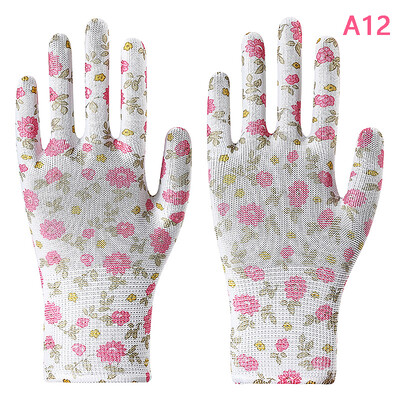 1paar naiste aiakindaid, trükitud roosa polüesterroosa lateks, töötamiseks mõeldud libisemiskindlad kaitsekindad mehaanika ehitustööriistadele