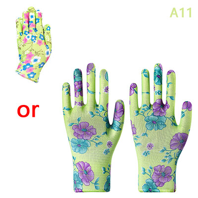 1paar naiste aiakindaid, trükitud roosa polüesterroosa lateks, töötamiseks mõeldud libisemiskindlad kaitsekindad mehaanika ehitustööriistadele