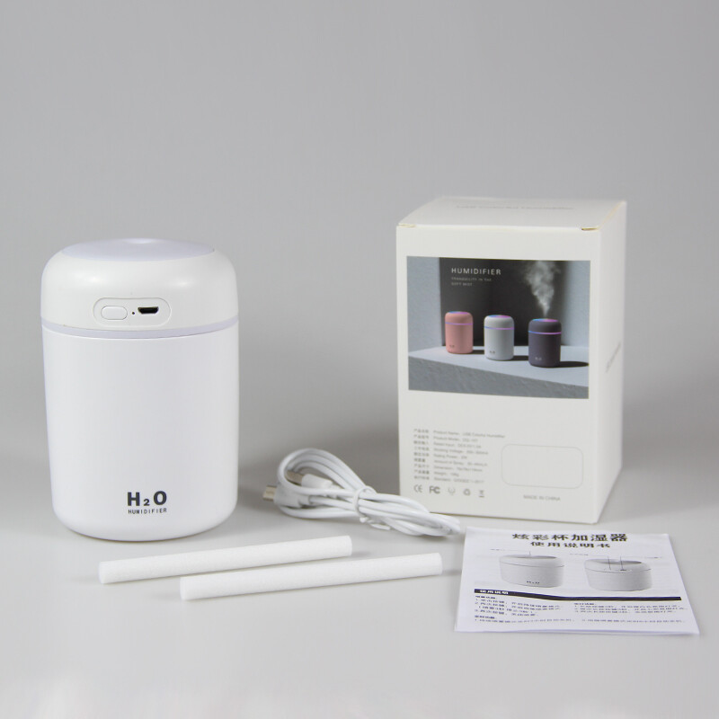 USB sõiduki ultraheli õhuniisutaja mini vaigistatud lauaarvuti eeterlike õlide hajuti kaasaskantav lõhnahajuti värviliste LED-tuledega