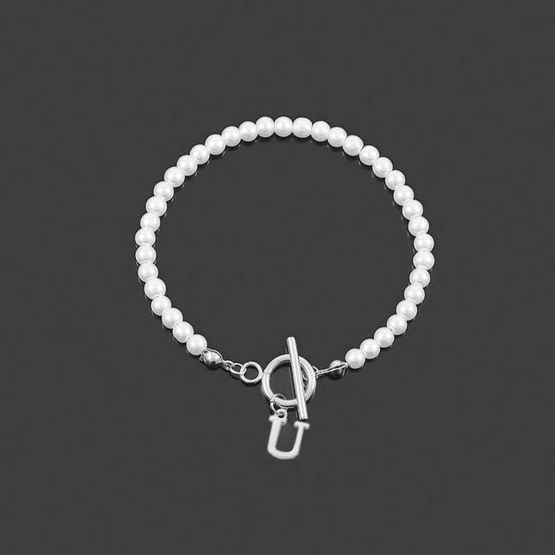 Piiriülene retro lihtsa stiili imitatsiooniga pärlikirjaga käevõru naistele OT pandlaga helmestega algustähega käevõru hulgimüük