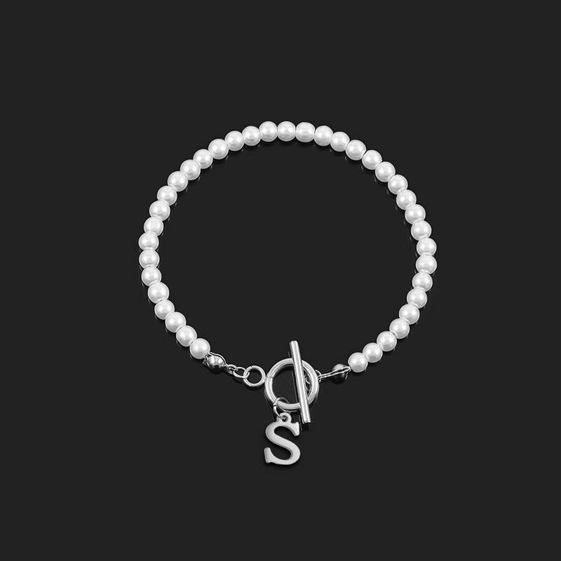 Piiriülene retro lihtsa stiili imitatsiooniga pärlikirjaga käevõru naistele OT pandlaga helmestega algustähega käevõru hulgimüük