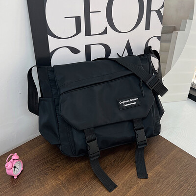 Női futártáskák Fiatal divat Női kézitáskák Crossbody táskák Nagy kapacitású válltáskák Nylon iskolatáska