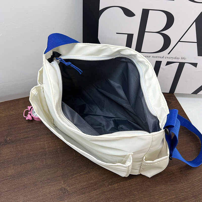 Női futártáskák Fiatal divat Női kézitáskák Crossbody táskák Nagy kapacitású válltáskák Nylon iskolatáska