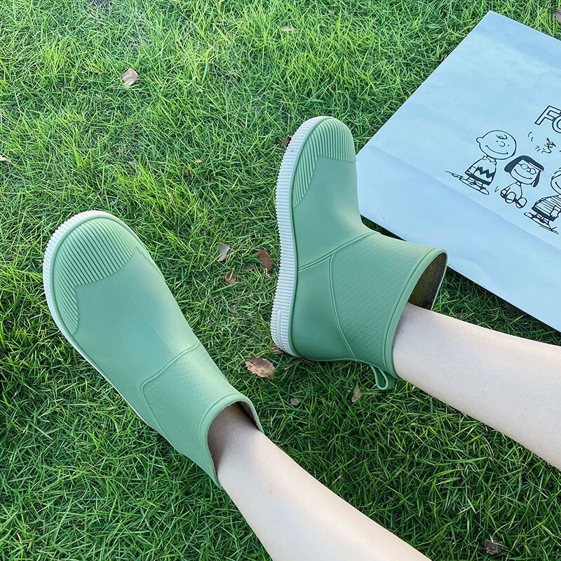 2023 uued vihmasaapad naistele, õues moodsad vihmasaapad, talvel puuvillased soojad libisemiskindlad veekindlad kummist kingad.