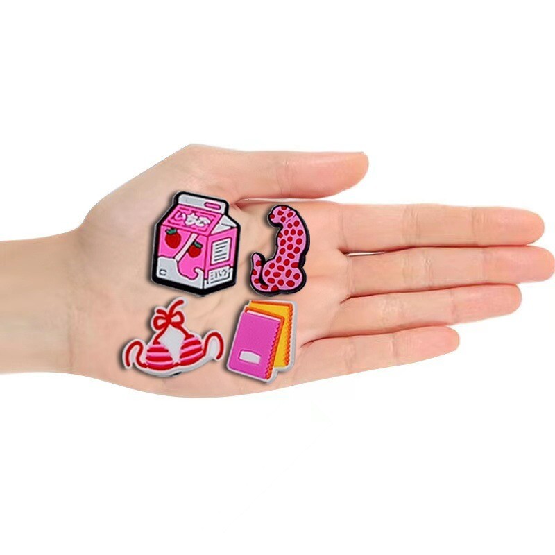 31 tk. Roosa Valentine Kinga amulettide komplekt puukingadele Bogg Bag Bubble Slides Sandaalid, PVC Kingakaunistused Rannakott Aksessuaarid Kingitus