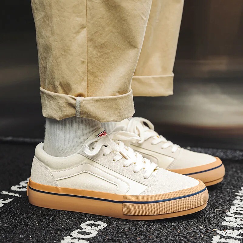 2024. aasta suvi, uued meeste kingad, libisemisvastased, kulumiskindlad lõuendjalatsid, võrk, pind, hingav vabaajajalatsid Trend väljas hingav