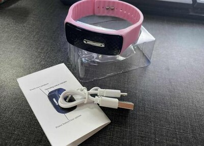 Ultragarsinė uodus atbaidanti apyrankė 모기 구충제 팔찌 Elektroninė kovos su uodais apyrankė, skirta kovoti su kenkėjais vasarą