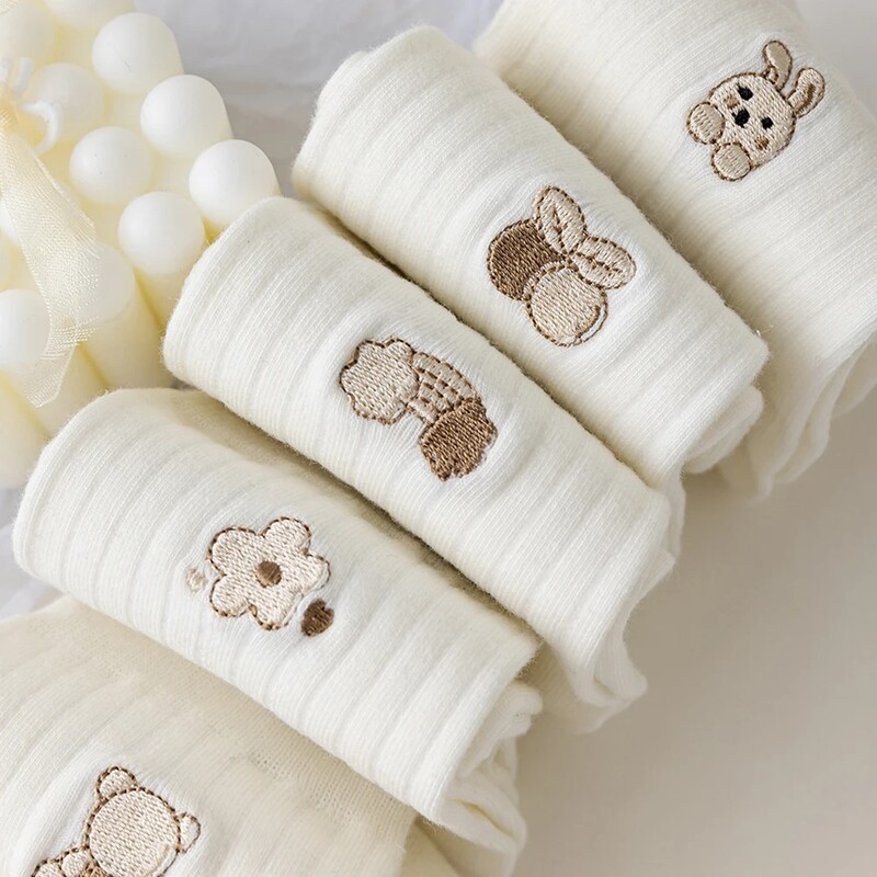 5 paari naiste ümara kaela sokid kvaliteetsed sügistalvised armsad multikad hingavad moesokid naiste pehmed keskmise toruga sokid