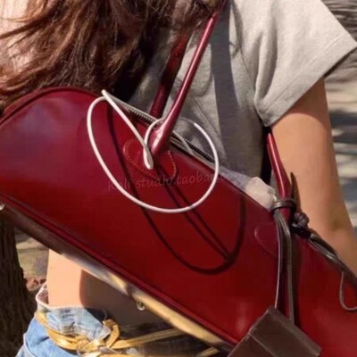 Punased PU-nahast õlakotid Naiste vanaaegsed kaenlaaluste tekstuur Suure mahutavusega baguette käekotid, mood Ulzzang, lihtsad, kõik sobivad