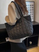 1 tk Minimalistlik tepitud puhvis kandekott, suure mahutavusega Crossbody kott, trendikas polsterdatud õlakott naistele igapäevaseks sõitmiseks