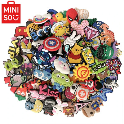 MINISO 30gab. Random Pattern Apavu piekariņi komplekts koka tupelēm Bag Bubble Slides Sandales, PVC apavu rotājumi Pludmales somu aksesuāri Dāvana