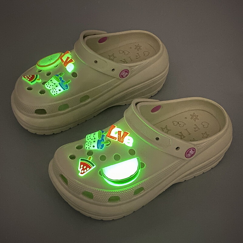 8 cm Suurenenud Disainer Paksud Naised Tüdrukud Suvised Rannasandaalid Sussid Kõrged kontsad Vabaaja platvorm Puukingad plätud Slaidid Kingad