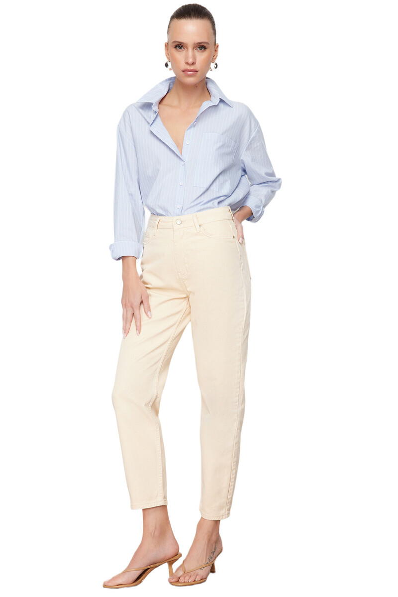 TRENDYOLMİLLA Trendyol naiste sirged Mom kõrge vöökohaga teksapüksid