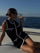 Mini-rochie fără mâneci cu mai multe buzunare pe gât în mozaic la modă, subțire, elegantă, rochii scurte, 2024, noi rochii casual pentru femei