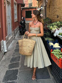 Suvised naiste rinnaga mähitud sling-kleit Seksikas õlgadest maha keeratud plisseeritud maksimantlid Uued naiste suvepuhkusepeo tänavarõivad