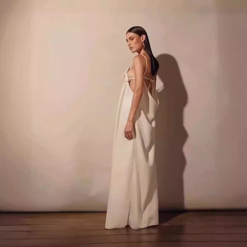 Módne letné šaty 2024 s výstrihom do V, letné maxi šaty s výstrihom do V, letné šaty s výšivkou a gombíkmi, letné šaty s dlhým rukávom a výšivkou.