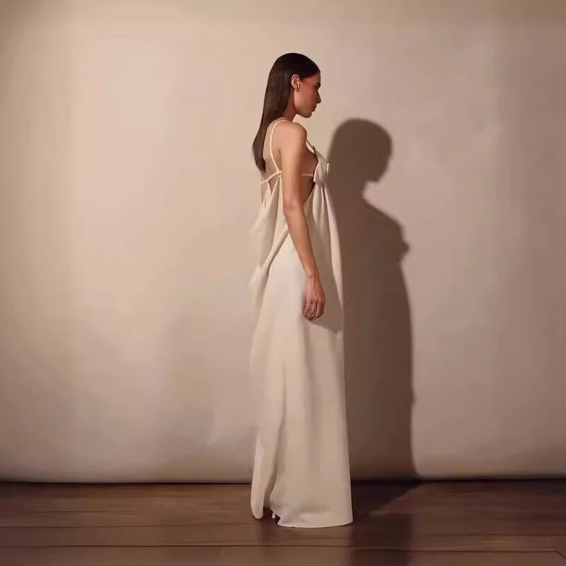 Módne letné šaty 2024 s výstrihom do V, letné maxi šaty s výstrihom do V, letné šaty s výšivkou a gombíkmi, letné šaty s dlhým rukávom a výšivkou.