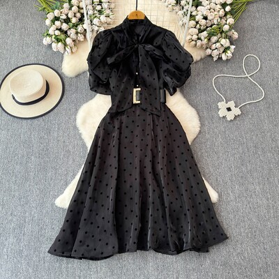 EWQ modna haljina s remenom s točkastim printom za žene, haljine s mašnom na vezanje i skupljenim strukom, kratkih rukava, novo ljeto 2024., 27X200